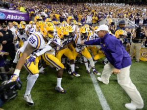 Les Miles holding back LSU Tigers